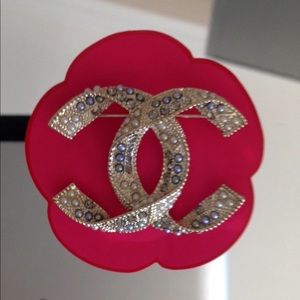 Chanel vintage gold brooch , box, holder